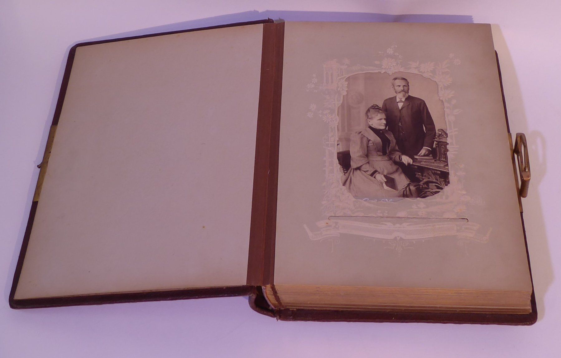 Album: ANTIKES FOTOALBUM – Usato da Bern venduto da blaukreuz-brocki_BE 2