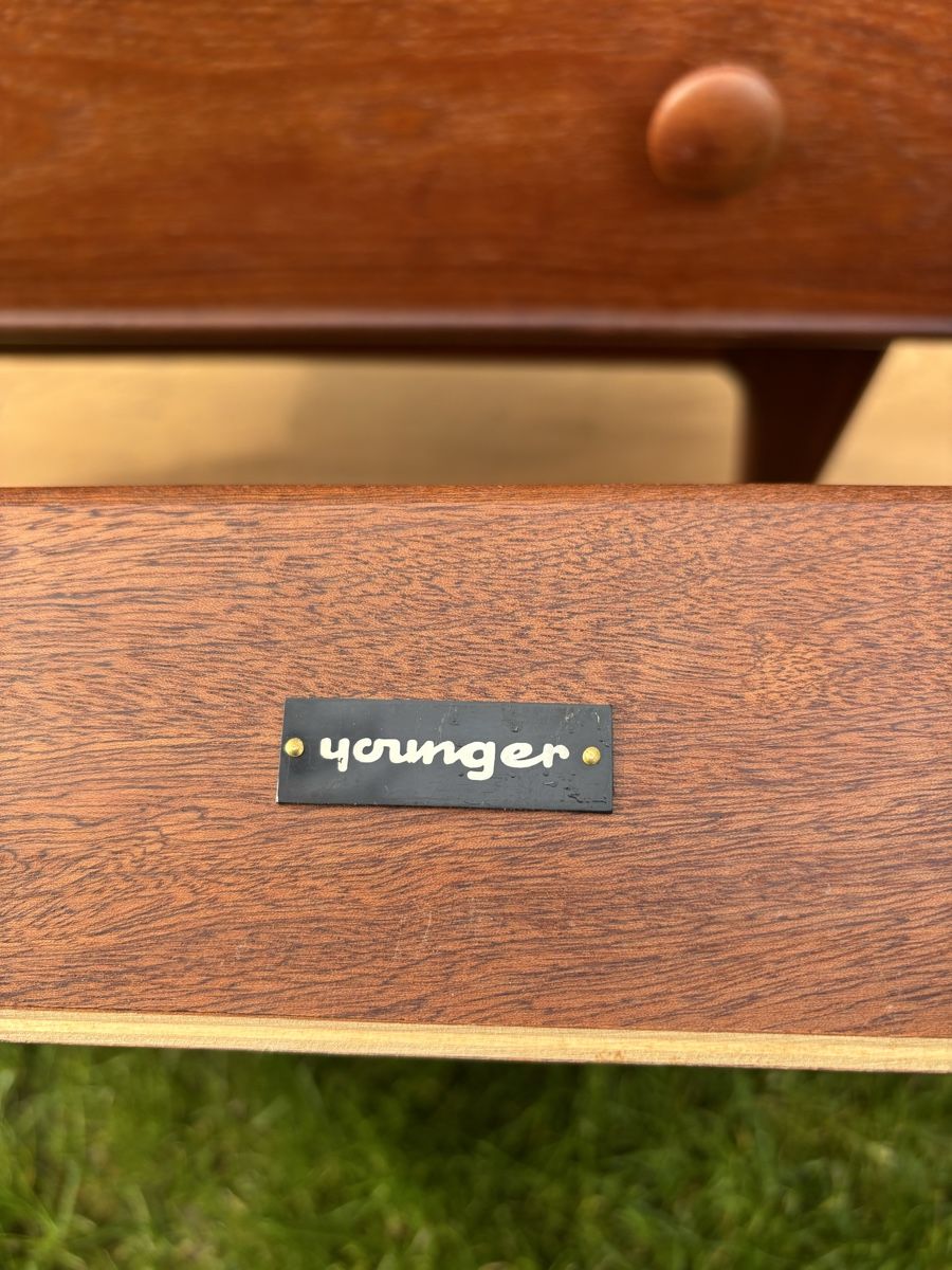 Scrivanie: Teakholz Sekretär A. Younger Ltd. – Usato da Sursee venduto da fledermaus65 7