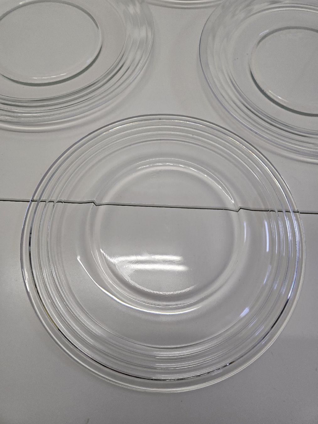 Teller: Glass Teller Setx4 – Gebraucht aus St. Gallen von CAPYCORP 1