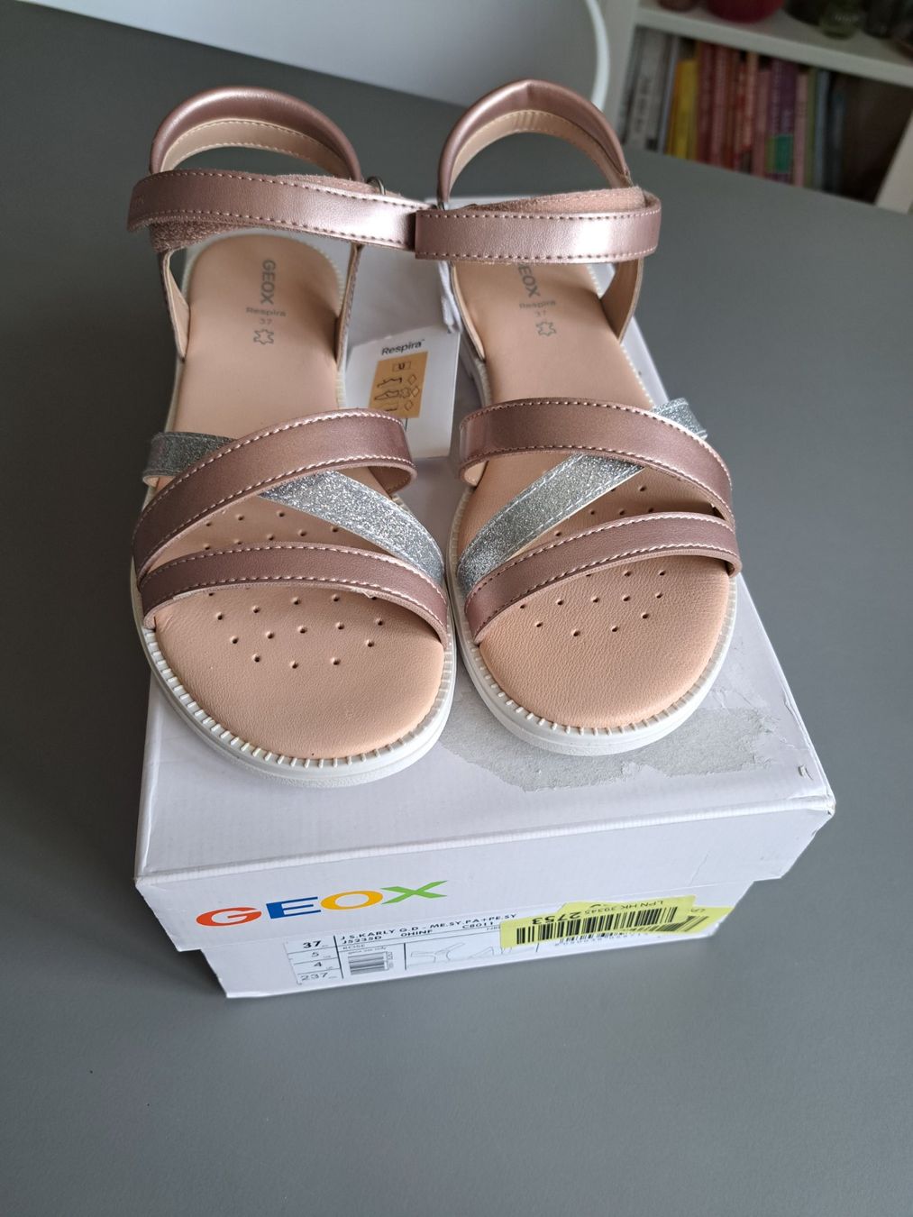 Geox Chaussures filles: Geox Sandale neu Gr. 37 – Neuf avec emballage d'origine à Winterthur par Pitschna88