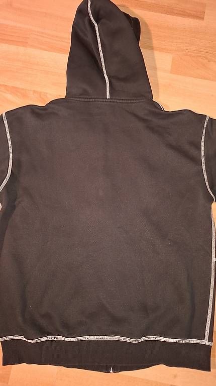 Pulls & Sweat-shirts: Sweat zippé noir à capuche – D'occasion à Fleurier par die_gg95 3