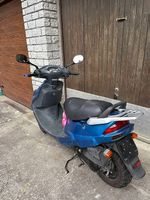 Scoouter 50cc targa gialla