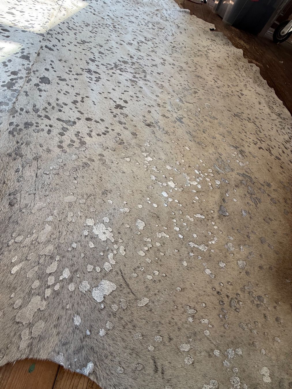 Teppiche: Rinderfell de Luxe Creme-Silber XXL – Gebraucht aus Bretzwil von neuguinea 4