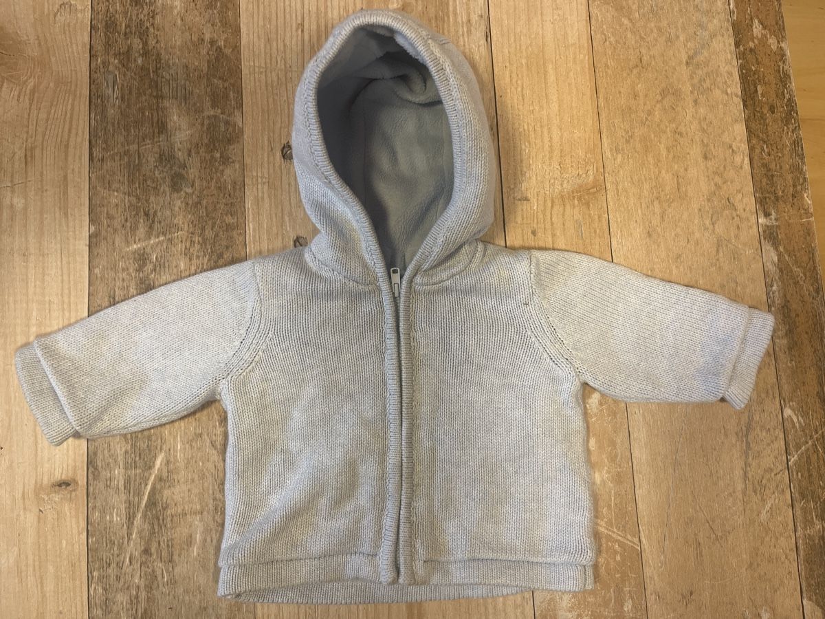 Pullover & Sweatshirts: Süsser Baby blauer Pullover mit Kapuze Gr. 56 – Gebraucht aus Kaisten von Wavechip