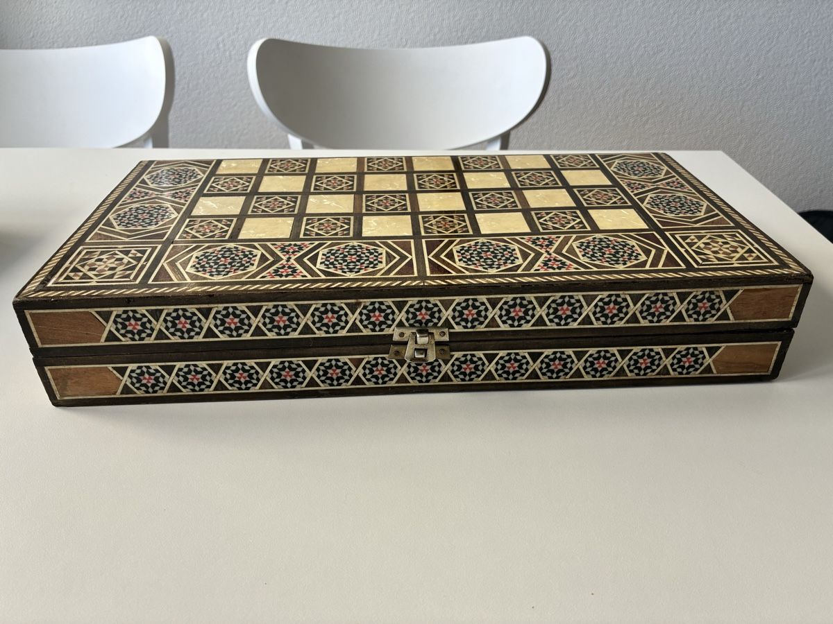 Jeux: Wunderschönes Backgammon- , Dame- und Schach-Spielbrett – D'occasion à Chur par Knokno199 2