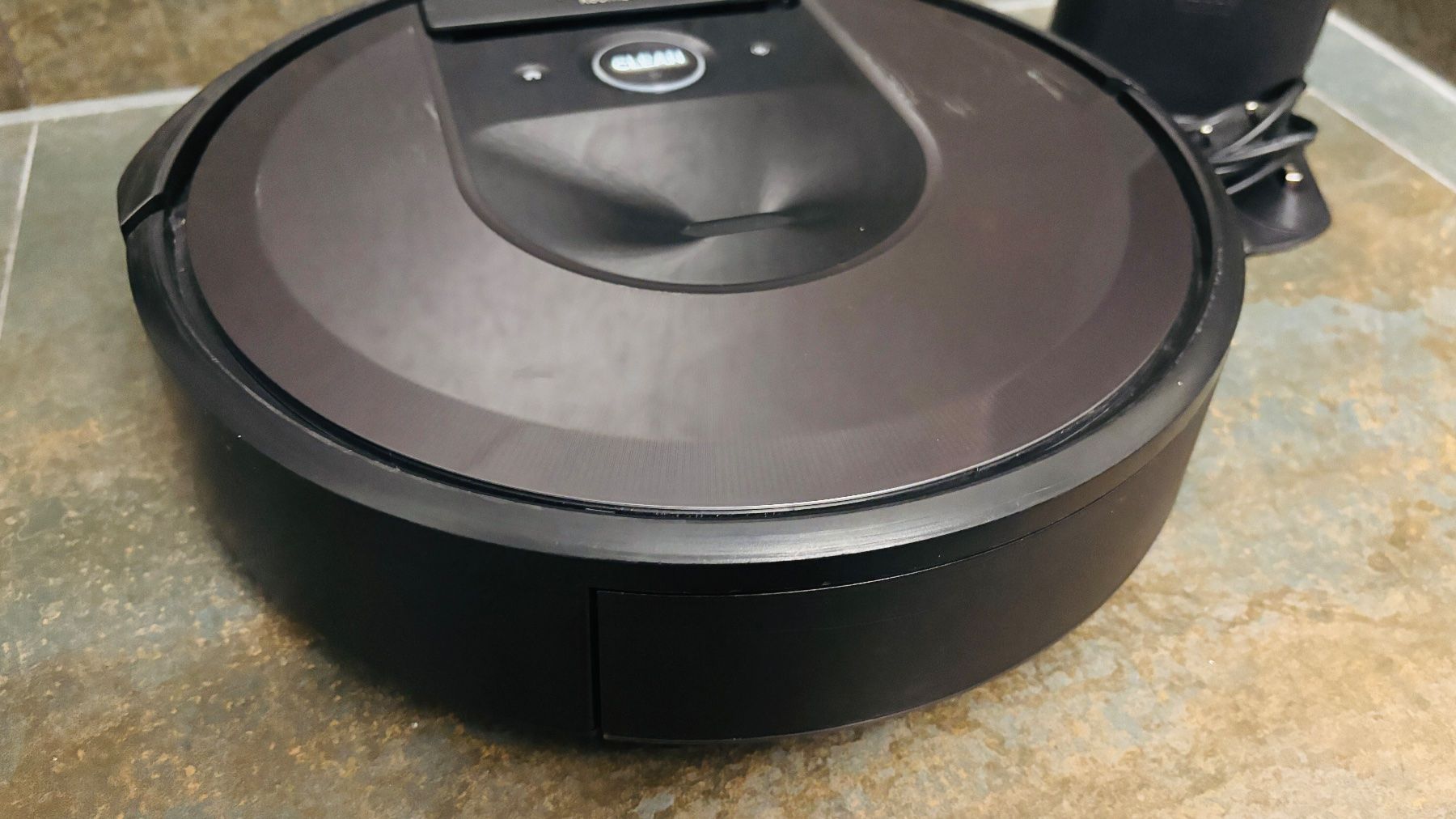 Irobot Aspirapolveri & Accessori: iRobot Roomba i7 Series | Inkl. Ladestation, Stromkabel – Usato da Lengnau BE venduto da 4ConsultingSolutions 3