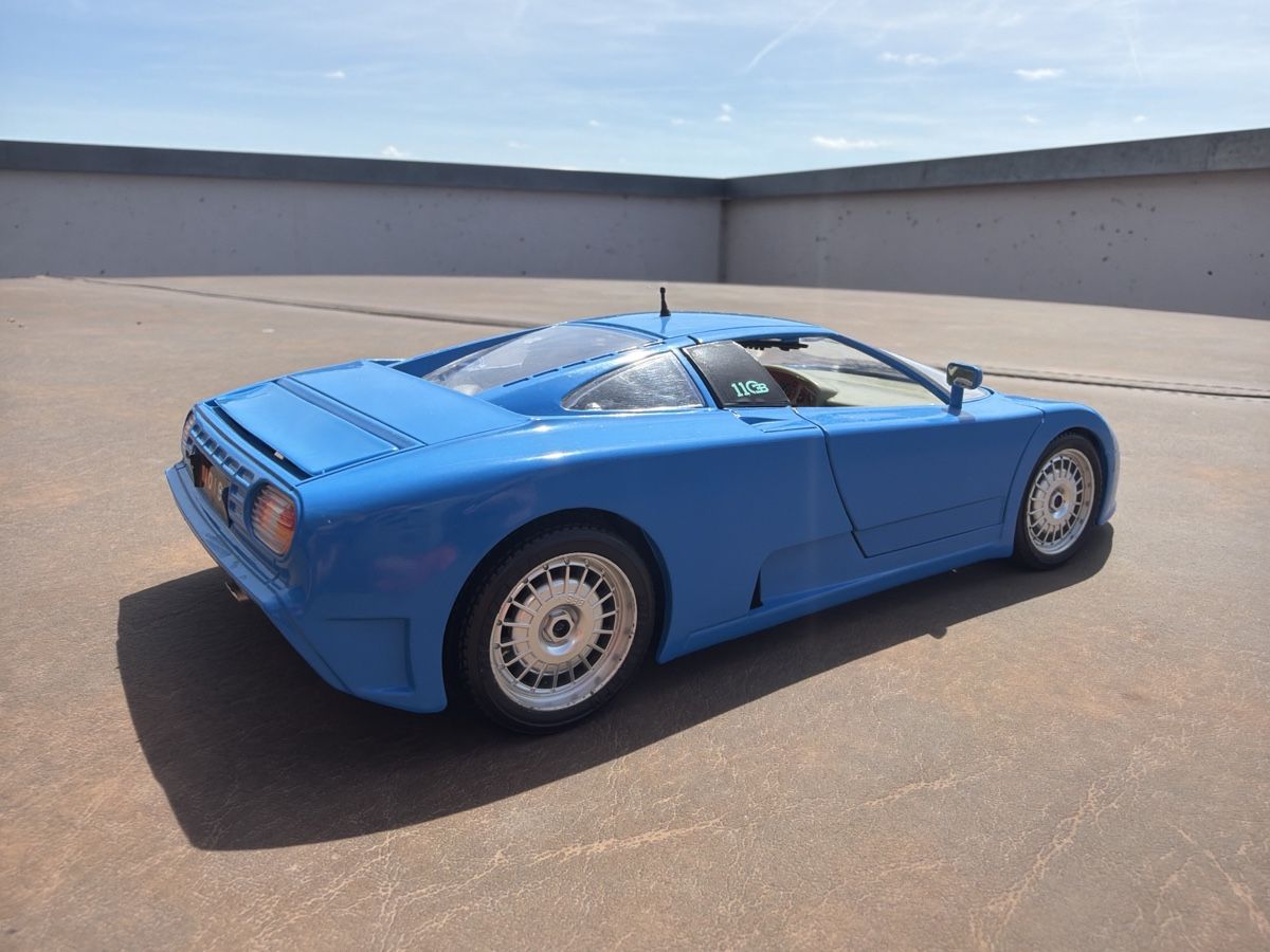 Bburago Modellini d'auto: Bugatti EB110 blau - Bburago - 1/18 – Usato da Wolfwil venduto da Rolex1 3