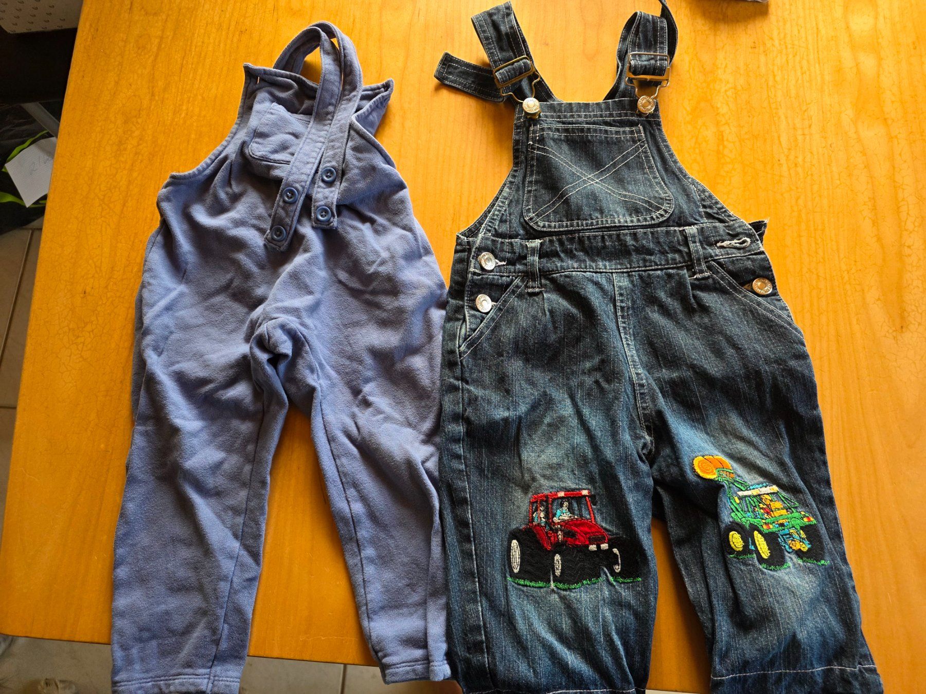 Lotti & Set di vestiti: Kleiderpaket 92 / 98 – Usato da Grossdietwil venduto da Appaloosa 1