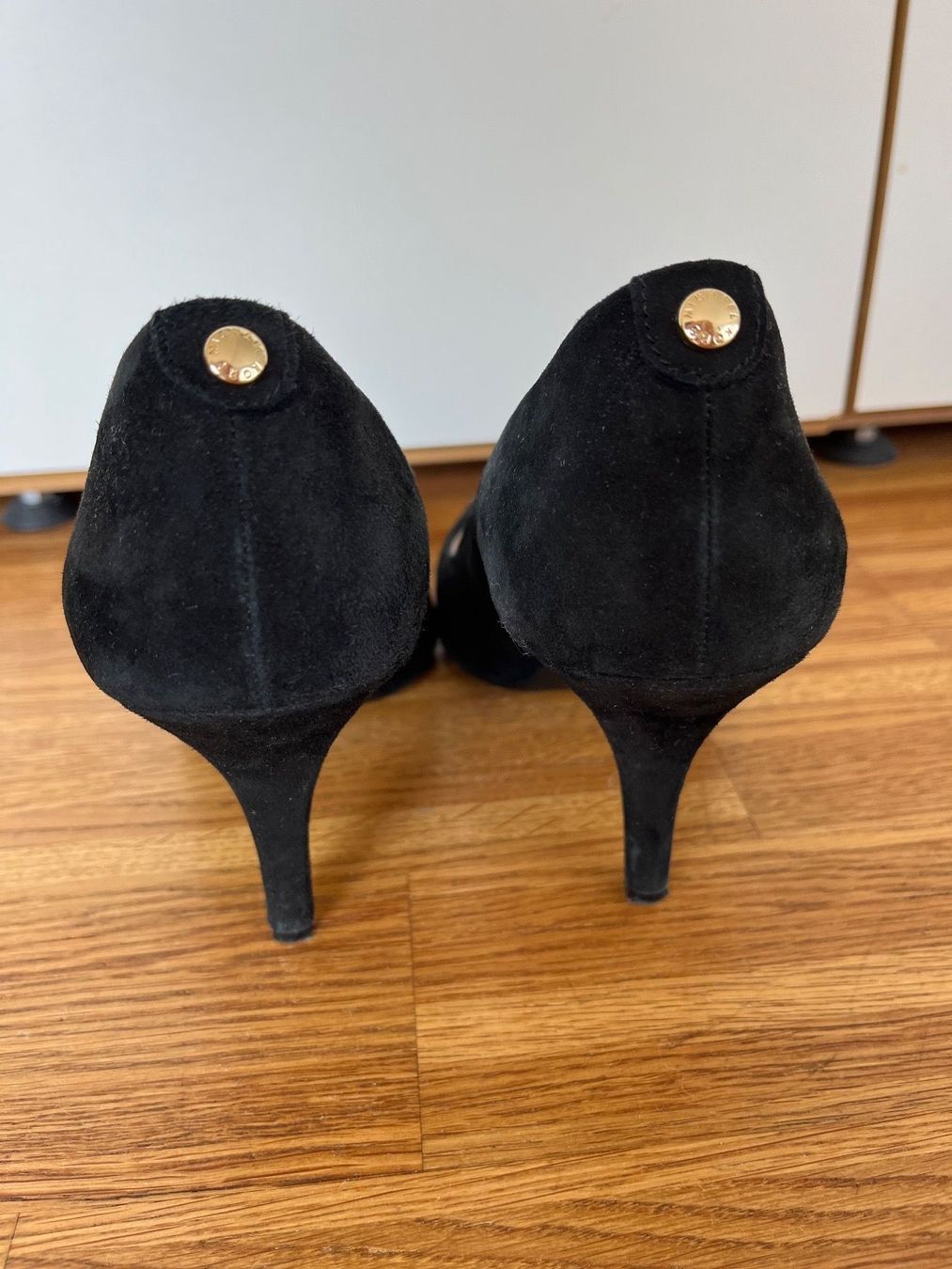 Michael Kors Scarpe da donna: MICHAEL KORS Pumps Wildleder schwarz, Gr. 38.5 – Usato da Küsnacht ZH venduto da madrilena77 2