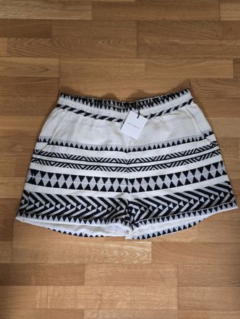 Sofie Schnoor Shorts Gr. M – Weiß Schwarz Muster Glitzer 