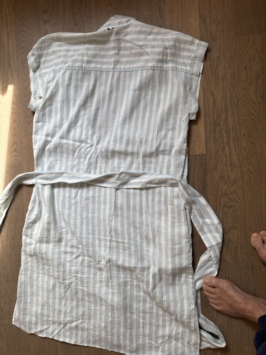 Hugo Boss Vestiti: Helles Sommerkleid von Boss Grösse 36 gestreift – Nuovo (secondo la descrizione) da Zürich venduto da Aaandreas