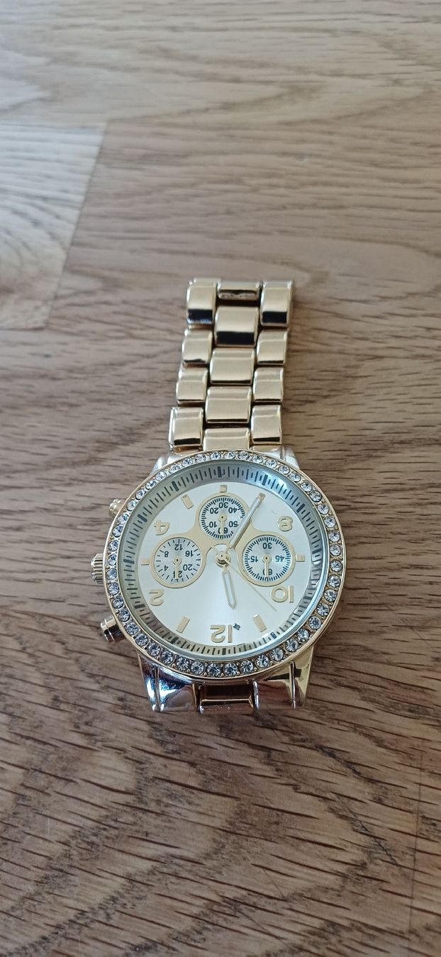 Autres bijoux: Lot Modeschmuck Uhr – D'occasion à Flawil par Pinkmalibu 2