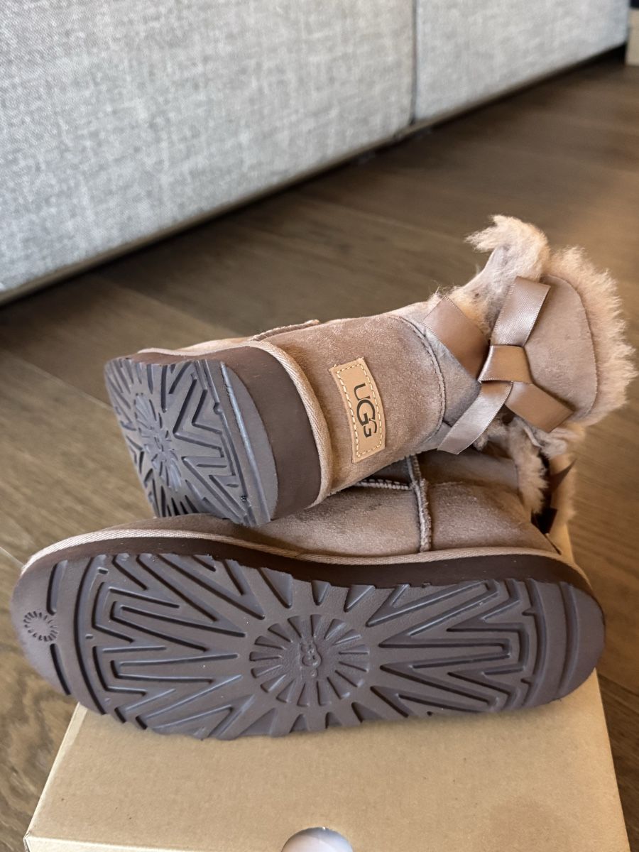 Ugg Chaussures filles: UGG mini 38 – D'occasion à Uitikon Waldegg par Natalie.Lue 6