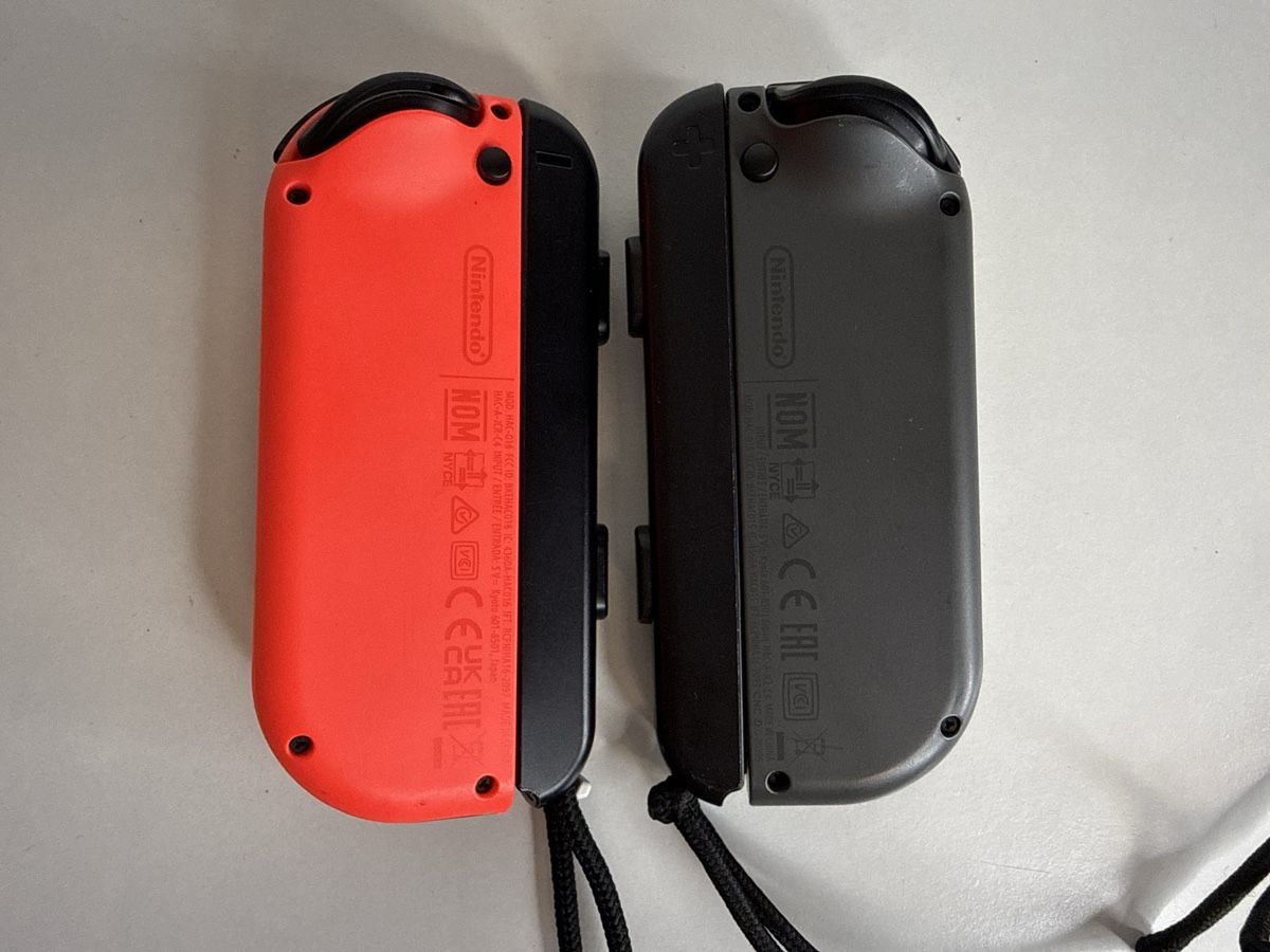 Nintendo Controller: Nintendo Switch Joy-Con controllers pair red and grey - TOP! – Gebraucht aus Ehrendingen von bubulence 1
