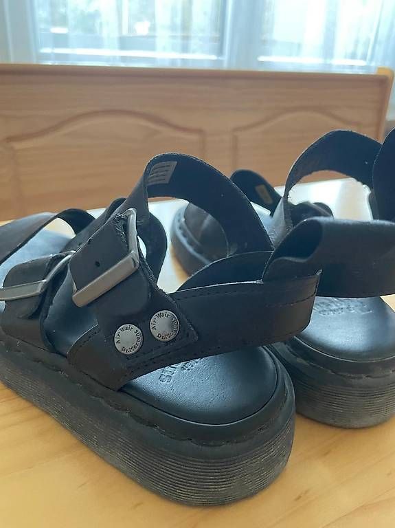 Scarpe da donna: Sommerschuhe Dr. Martens Grösse 36 – Usato da Lenzerheide/Lai venduto da didi_84 2