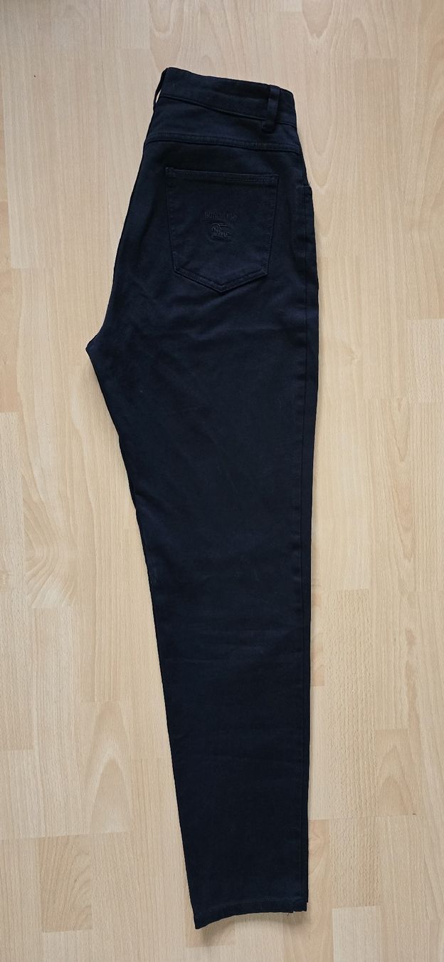 Burberry Jeans: schwarze Jeans Gr.38 – Usato da Oberbipp venduto da Meaw13 4