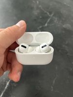 Apple AirPods Pro 1. Generation A2084 mit Ladecase