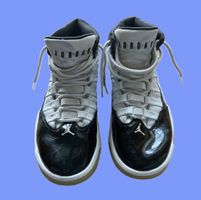 Jordan Max Aura 2 High Tops Black/White