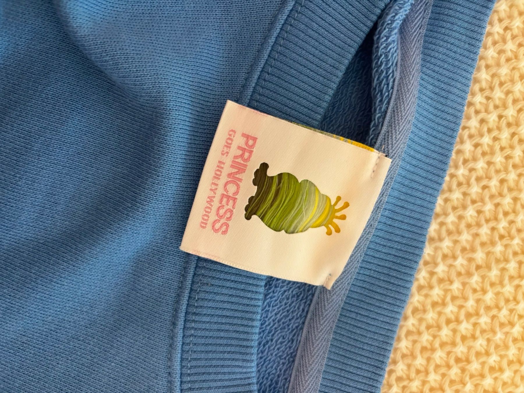 Princess goes hollywood Pulls & Sweat-shirts: Sweatshirt blau, Woman – D'occasion à Eglisau par Marc_J. 3