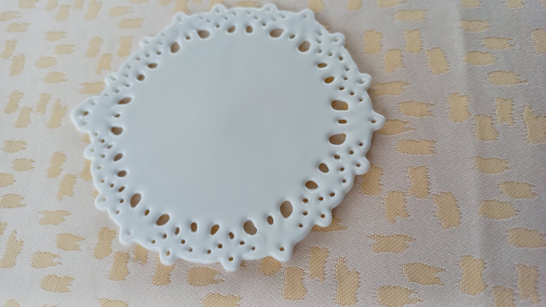 Alle Dekorationen: Porzellan Medallion zum Hängen oder legen. – Neu und originalverpackt aus Winistorf von acreativ 1