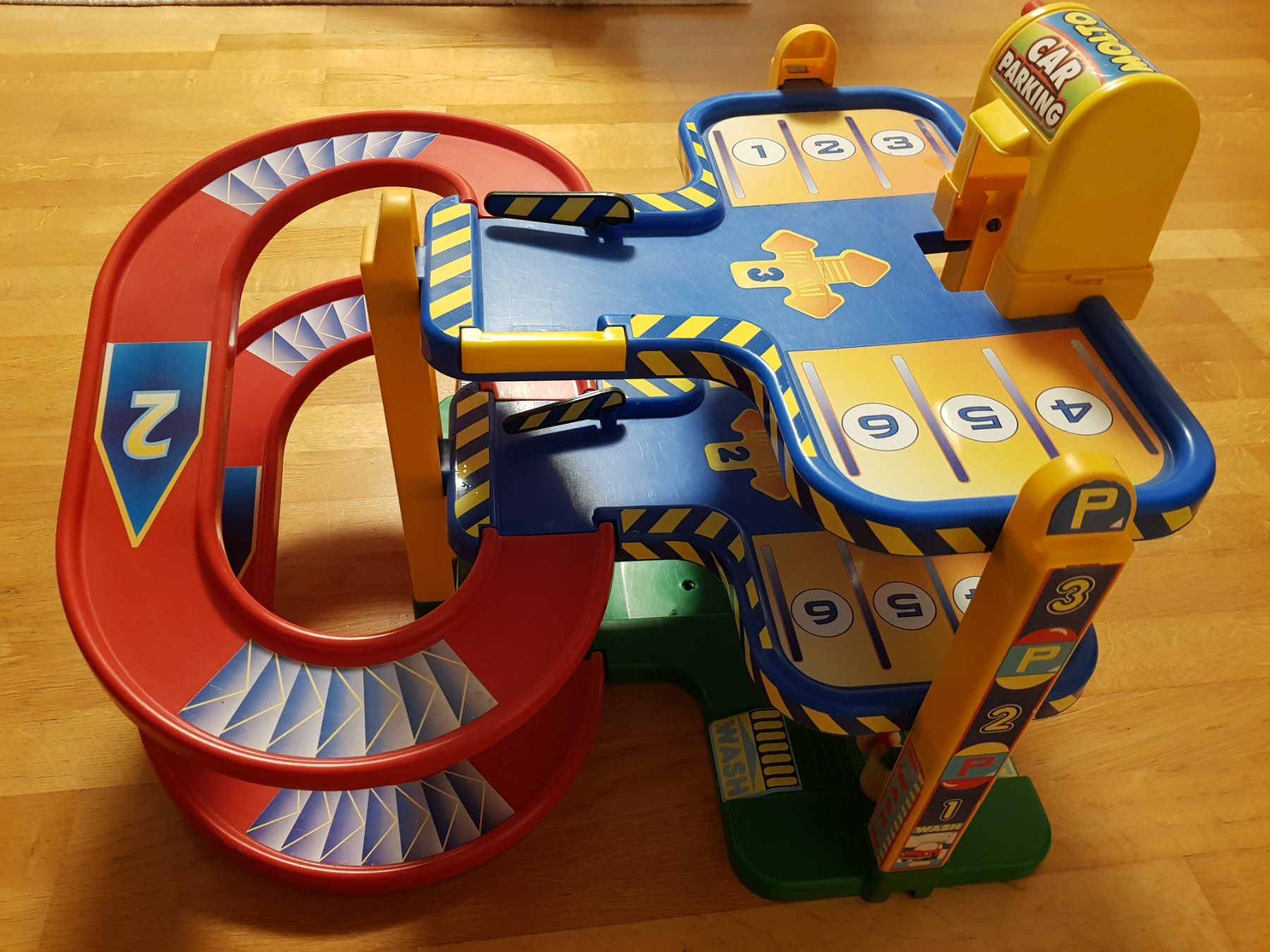 Spielzeuge: Parkhaus – Gebraucht aus Uster von bri_tb66