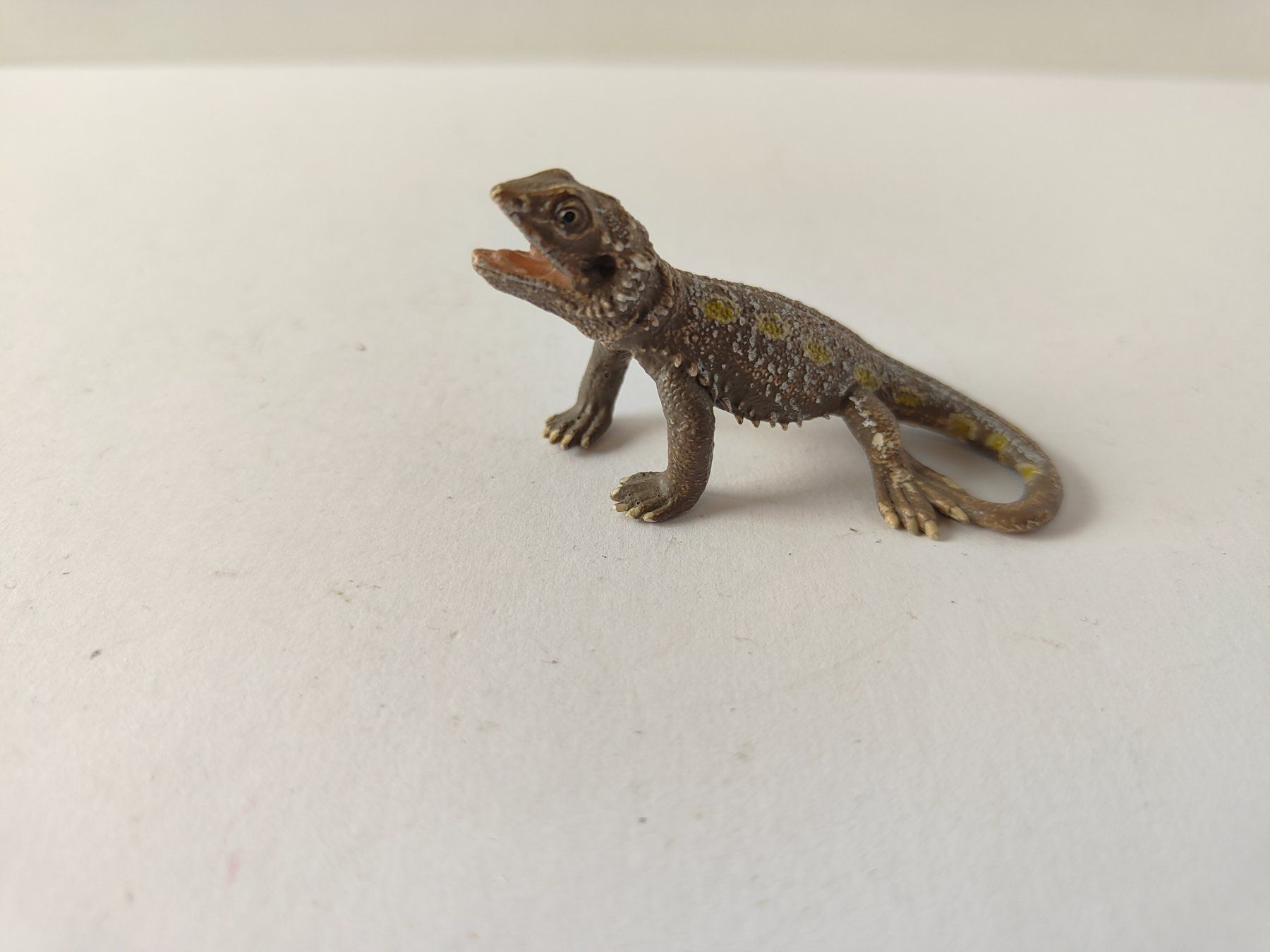 Schleich Figuren: Schleich Bartagame Eidechse Leguan Wild Life Zoo – Gebraucht aus Thalwil von FigurenFreunde