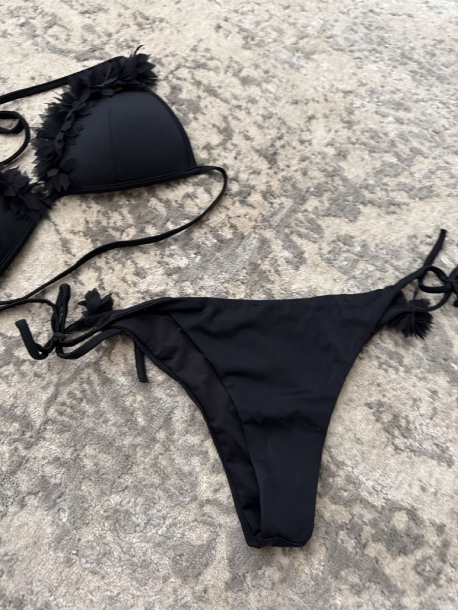 Calzedonia Costumi da bagno & Bikini: Bikini Schwarz  Blumenapplikation neuwertig – Nuovo (secondo la descrizione) da Zurich venduto da kat_dcy5 2