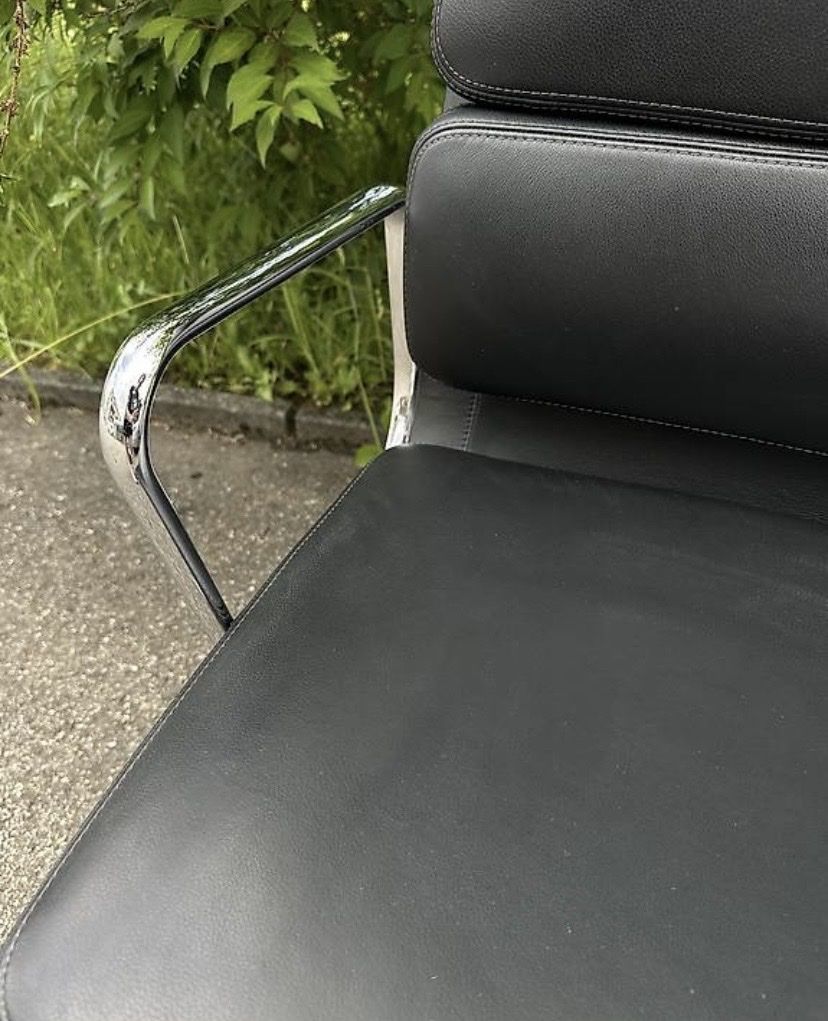 Vitra Stühle: VITRA EA 219 – Gebraucht aus Rikon im Tösstal von Design4Life 2