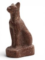 Interessante Steinkatze aus rotem Naturstein