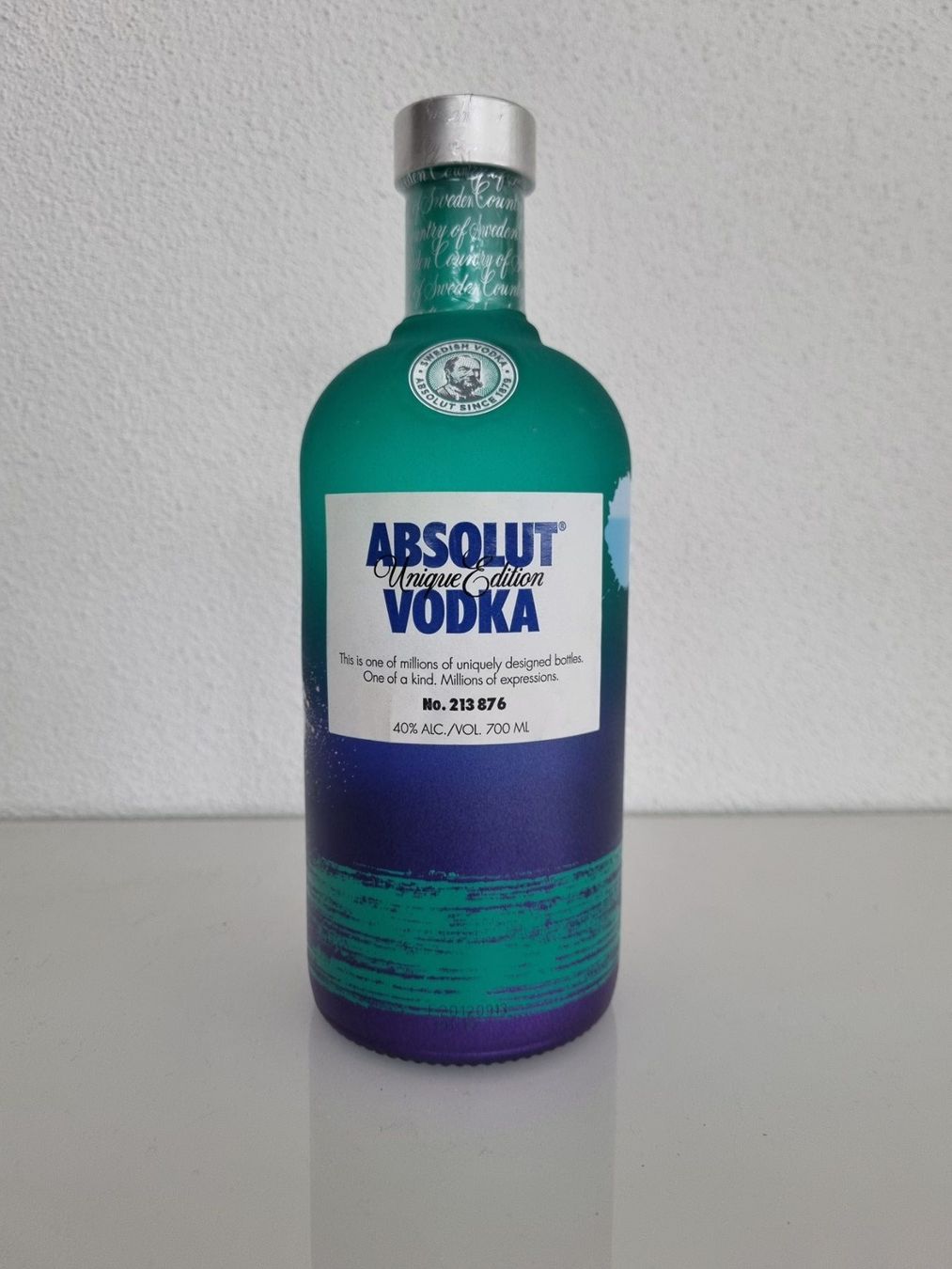 Absolut Vodka Bevande alcoliche: Absolut Vodka Unique Edition, Limited Edition – Nuovo e nell'imballaggio originale da St. Erhard venduto da Saskia0
