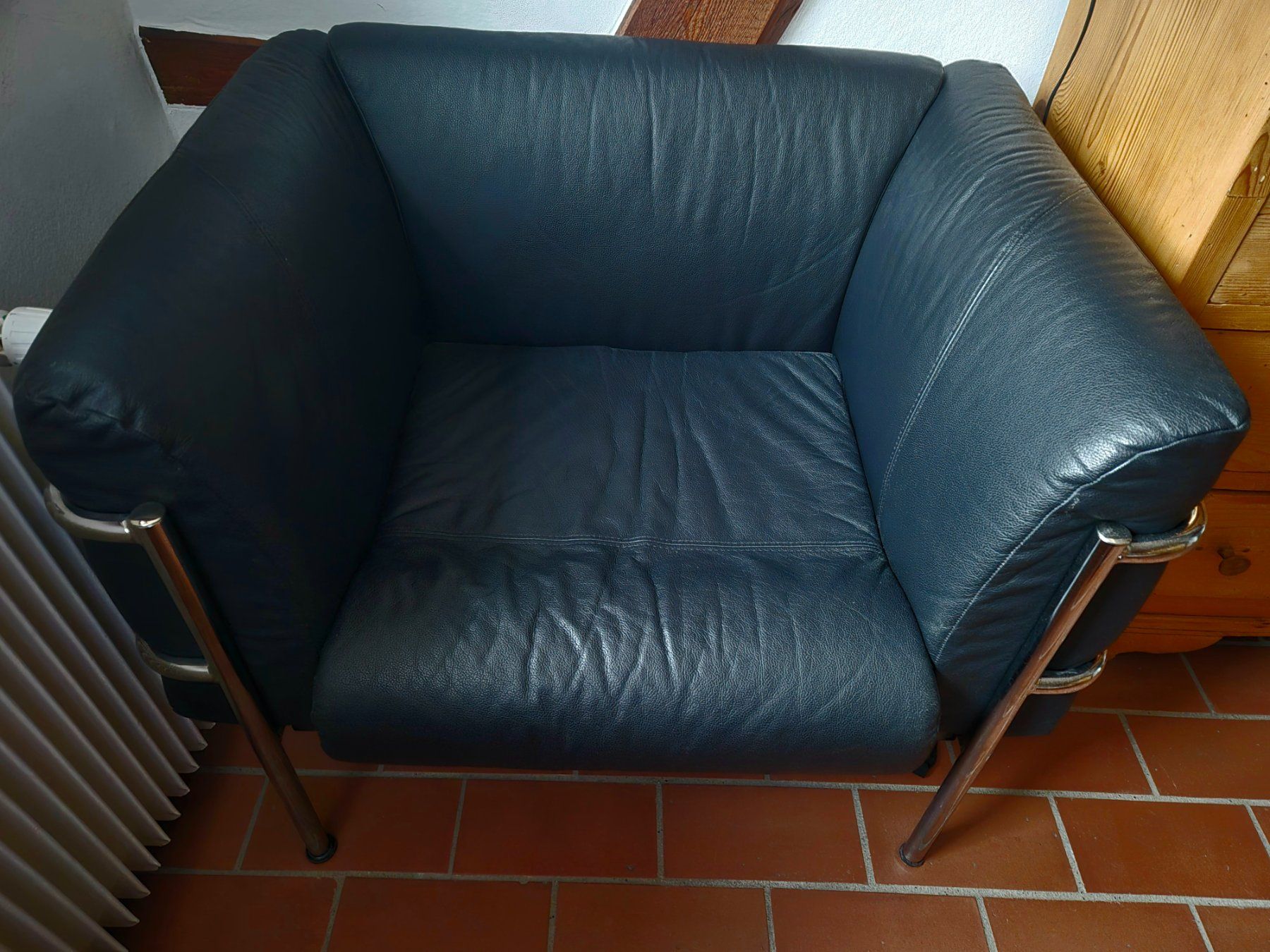 Interio Poltrone: Fauteuil en cuir noir – Usato da La Tour-de-Peilz venduto da Vincent1188 2