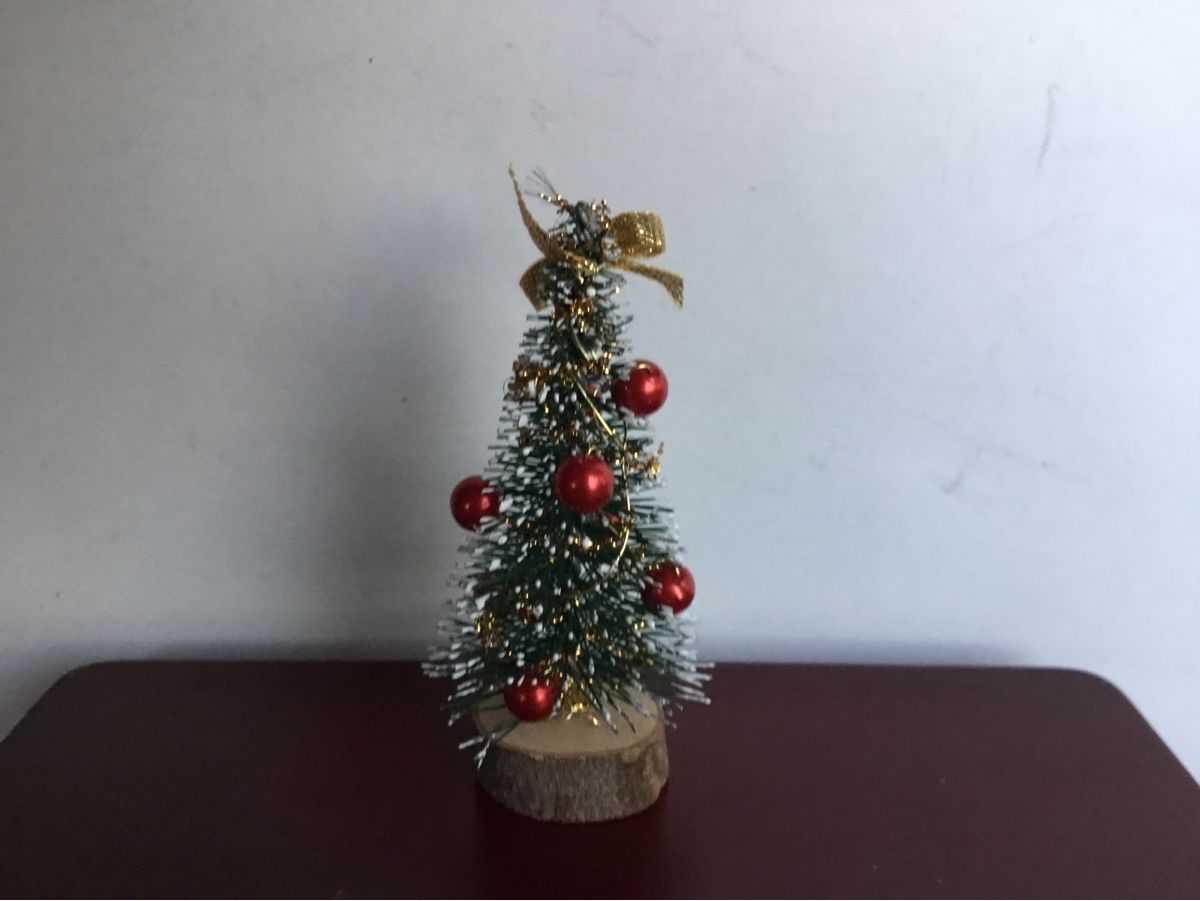 Case e mobili per bambole: Kleiner Christbaum 1:12 – Usato da St. Gallen venduto da chamilla 1