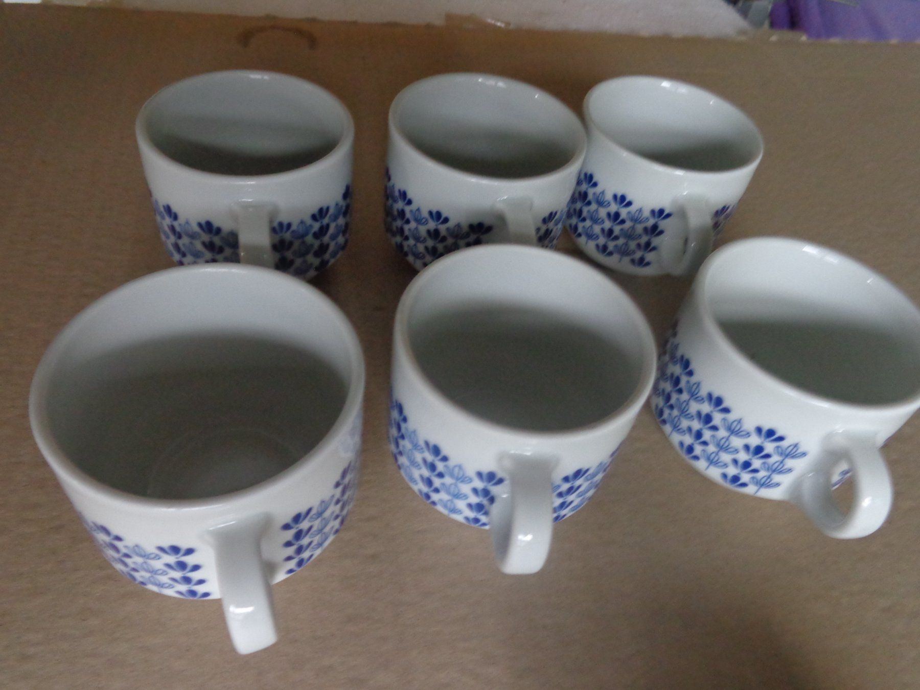 Set di piatti: Kaffee Geschirr Teller und Tassen mit Muster blau – Usato da Liestal venduto da Gecko16 5