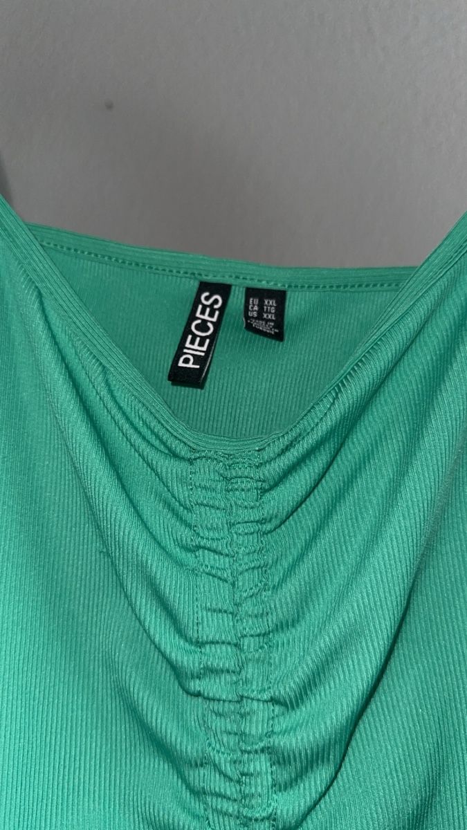 Top: crop top türkis – Nuovo (secondo la descrizione) da Oftringen venduto da tola19 2