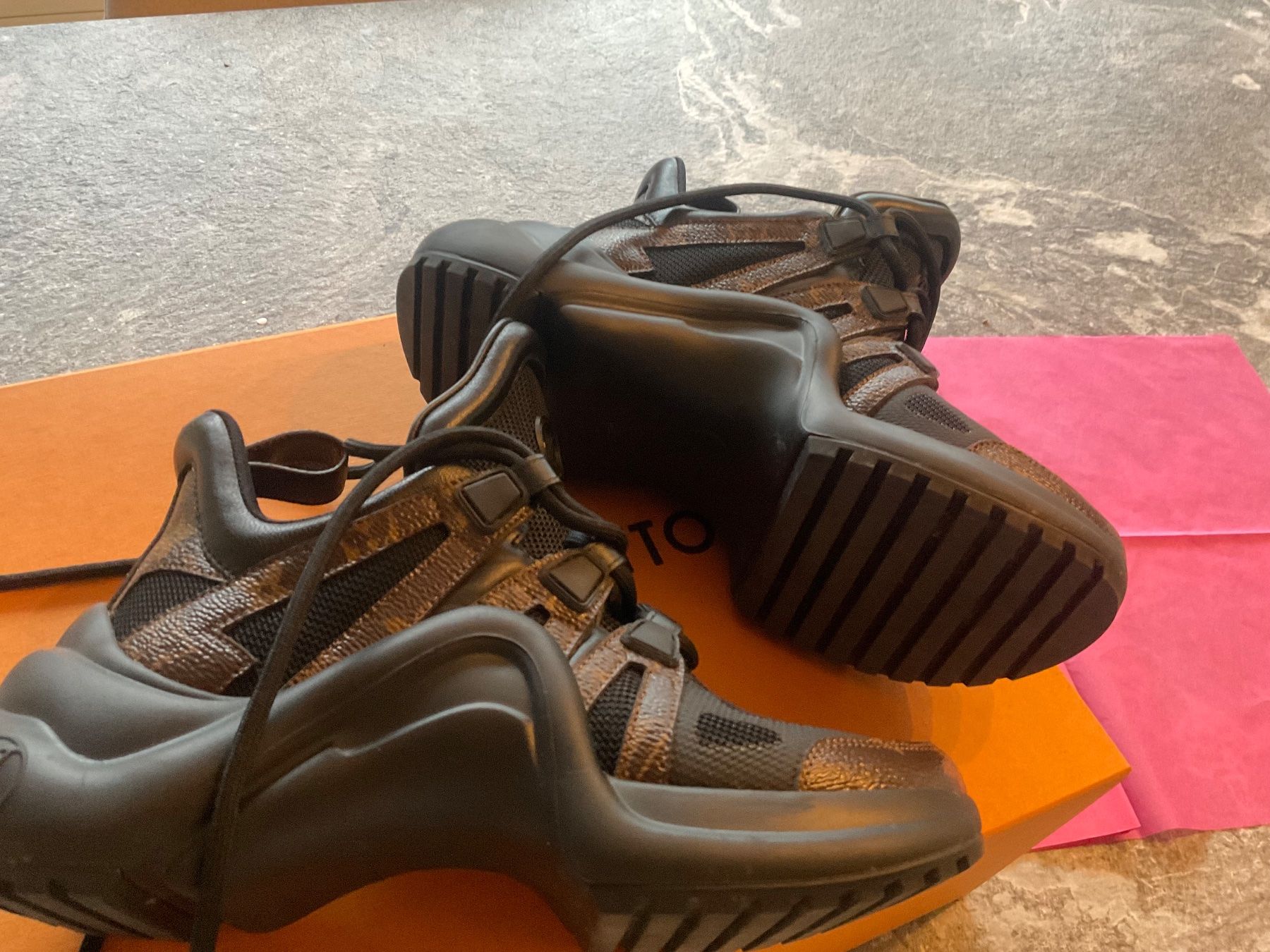 Louis Vuitton Scarpe da donna: Louis Vuitton Baskets Run Away Noir – Nuovo (secondo la descrizione) da Vallorbe venduto da milail38 1