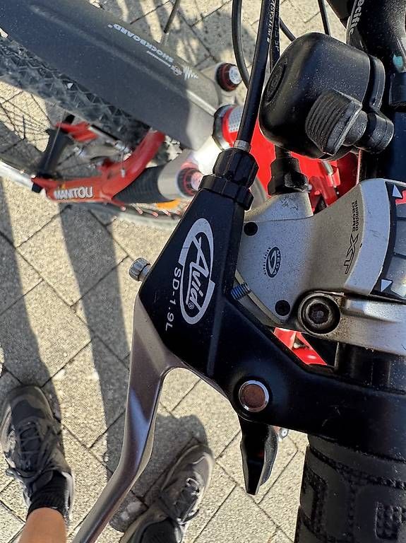 Vélos: Mountainbike Thömus Specialized – Défectueux à Siselen par trachsu01 1