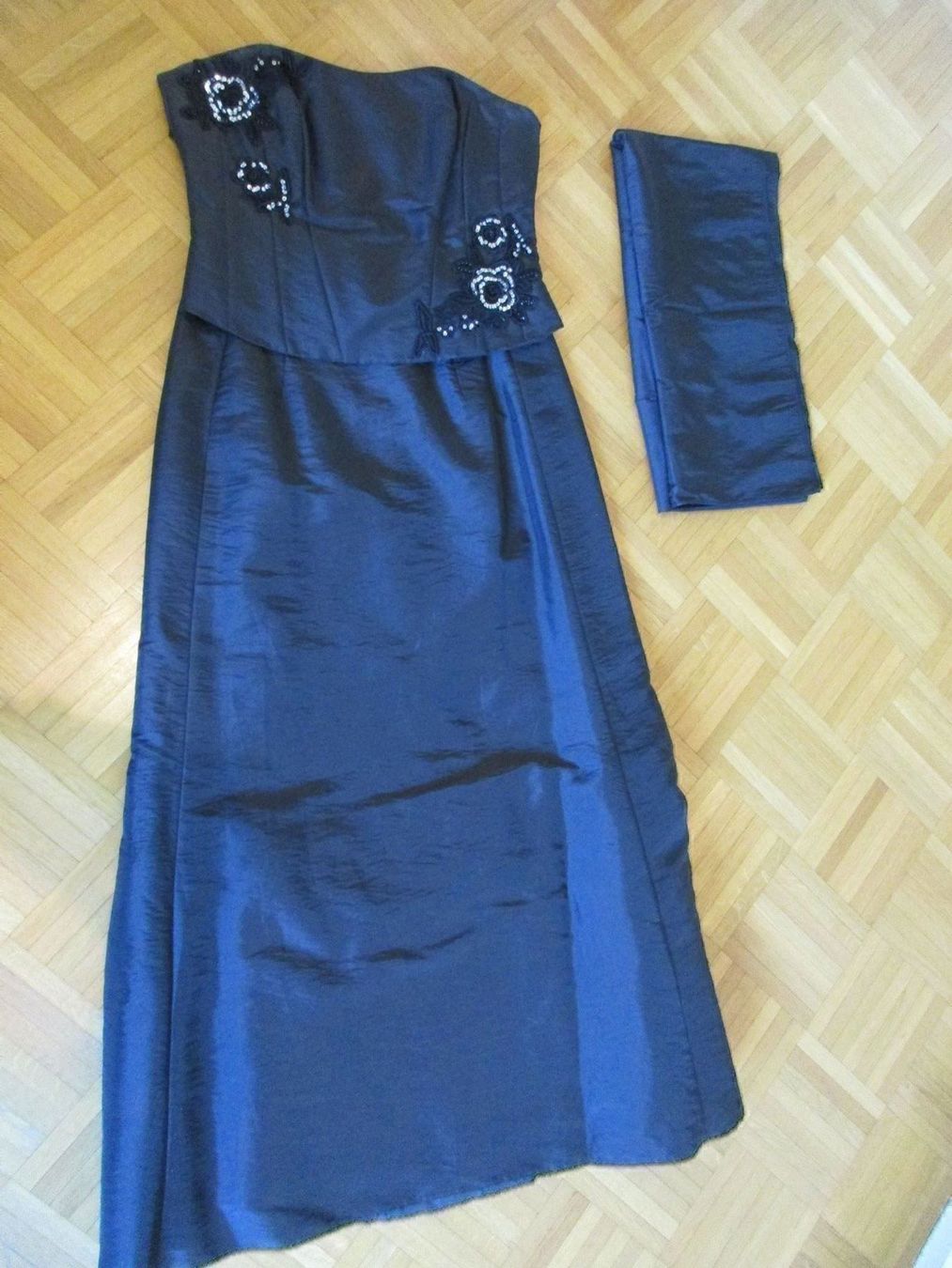 Vestiti: schönes, schwarzes Abendkleid in Gr. 42 – Nuovo (secondo la descrizione) da Wollerau venduto da chrampfer78