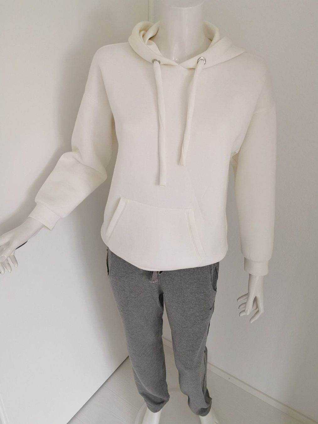 Mango Hosen: 🤩MANGO JOGGING-HOSE HELLGRAU NEUWERTIG & ARMANI P. – Neu (gemäss Beschreibung) aus Olten von Naja-Twins-Twins 3
