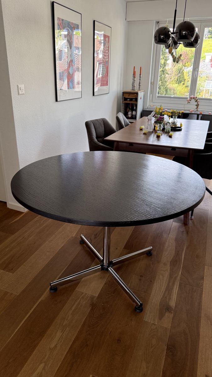 Tavoli: USM Kitos Tisch rund | Eiche | schwarz | 110cm – Usato da Zürich venduto da andreamsmind