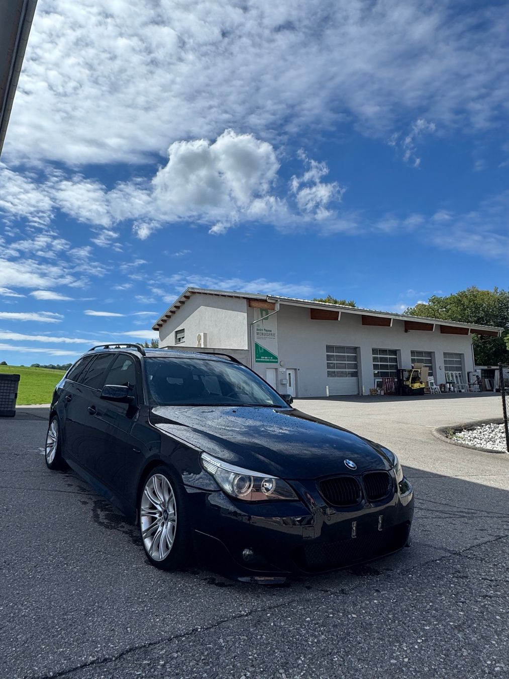 BMW Automobili: BMW 530d e61 Touring automatique pack m – Usato da Vuisternens-Romont venduto da amo_28cj