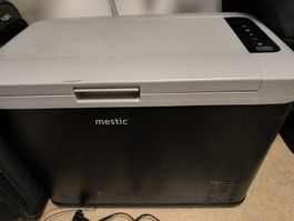 Mestic Kompressorkühlbox für Camping/Auto 230V/12V
