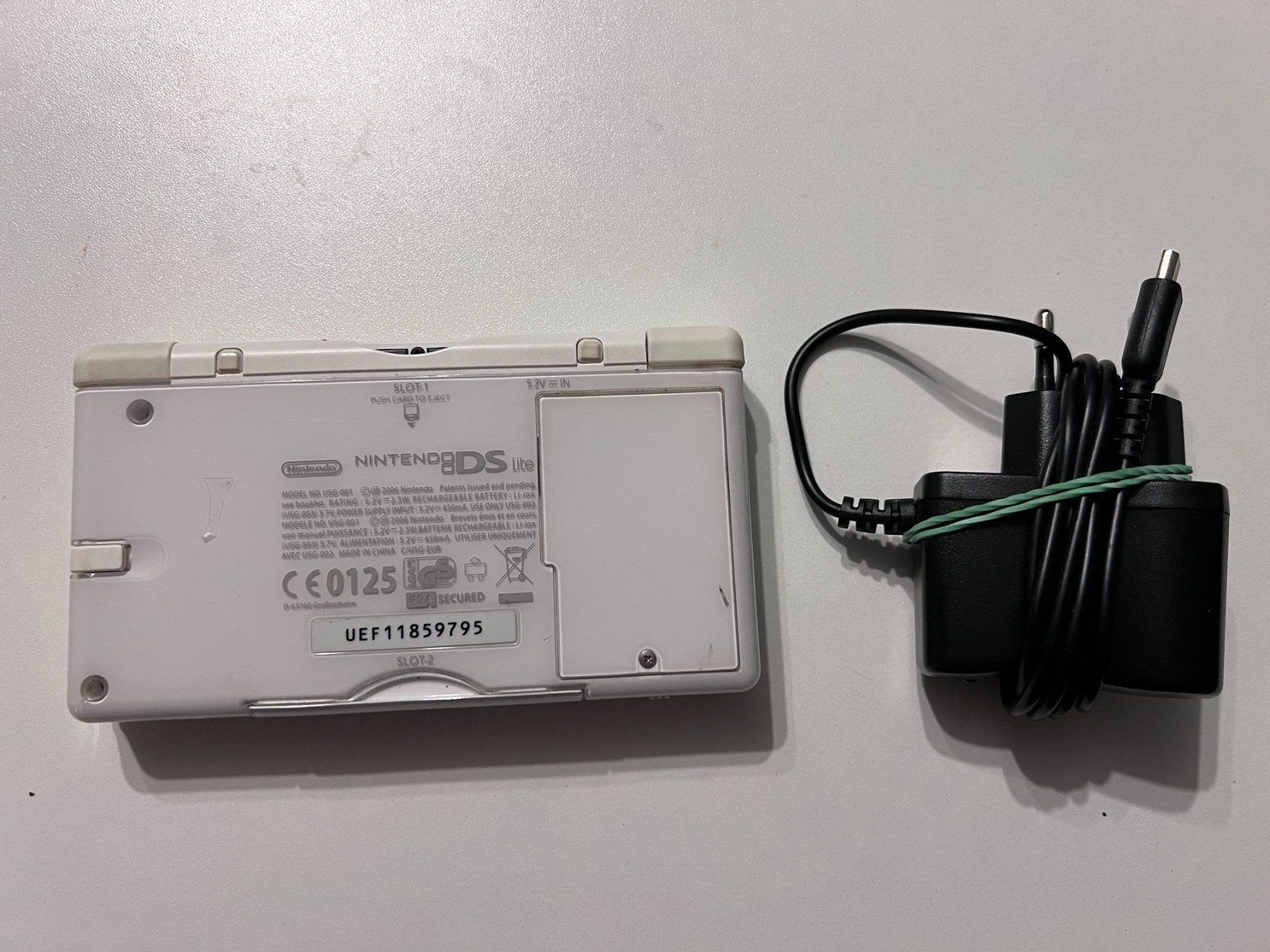 Nintendo Console: Nintendo DS mit Ladekabel – Usato da Reinach BL venduto da bermuda-dreieck 2