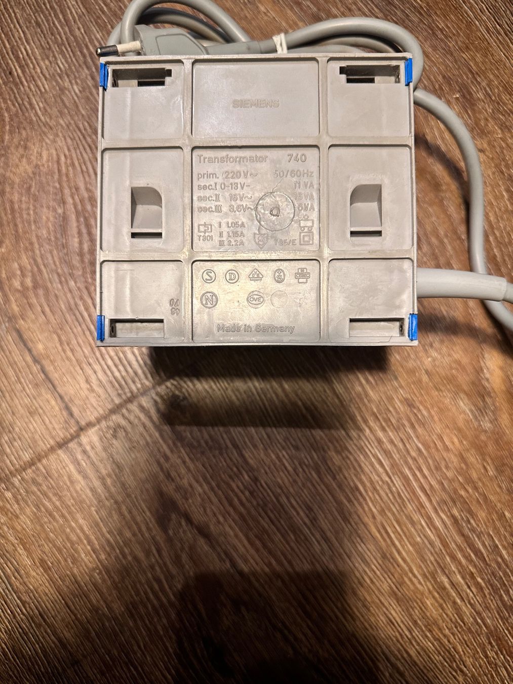 Lego Kit di costruzioni: LEGO Einzelteil 740 - Blue Electric, Train 12V Transformer – Usato da Winterthur venduto da Iryna_Valerii 1