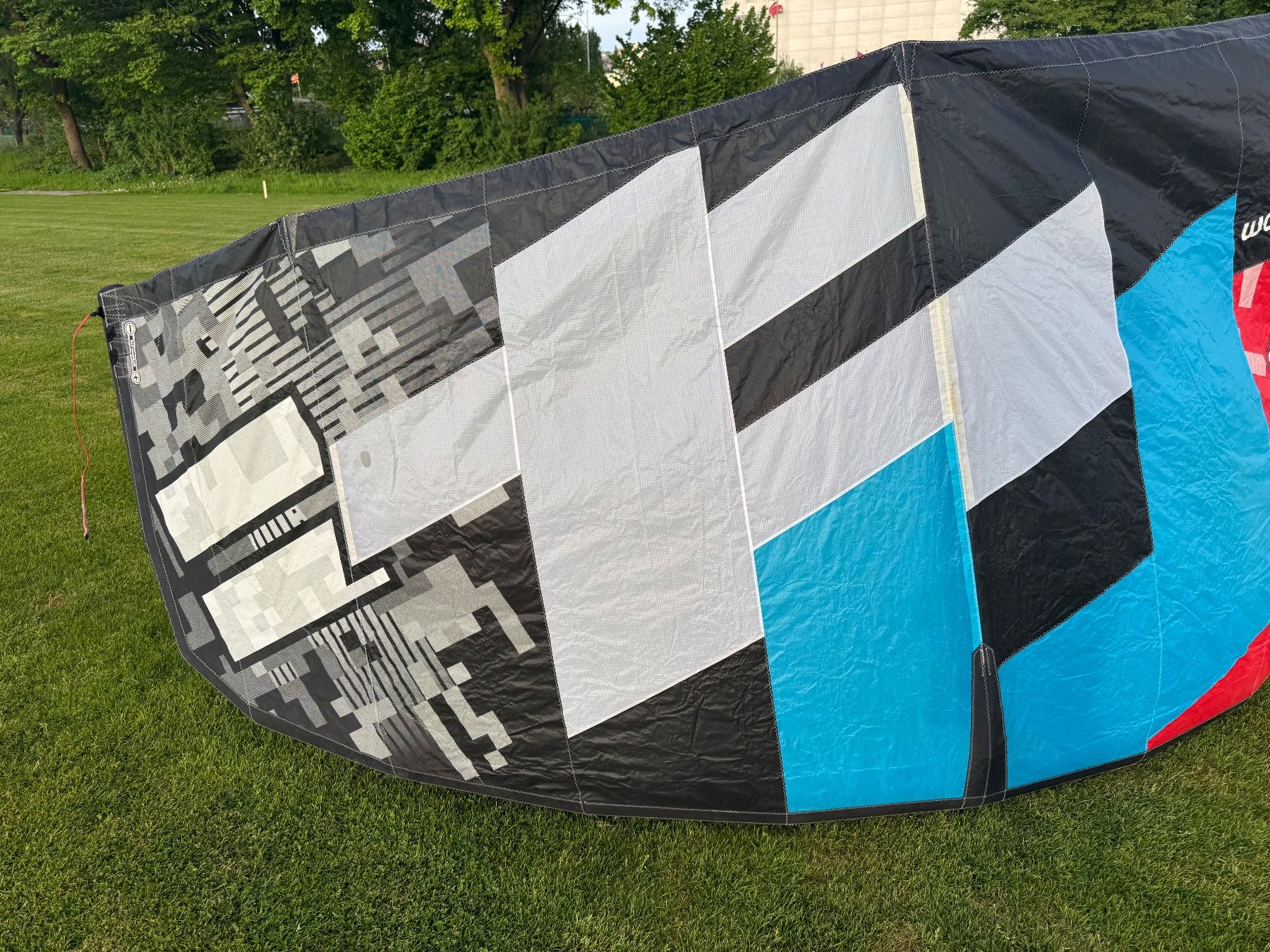 Ozone Aquilone: Ozone C4 11m (2014) - Freestyle / Unhooked Kite – Usato da Zürich venduto da vincent.clifford 2