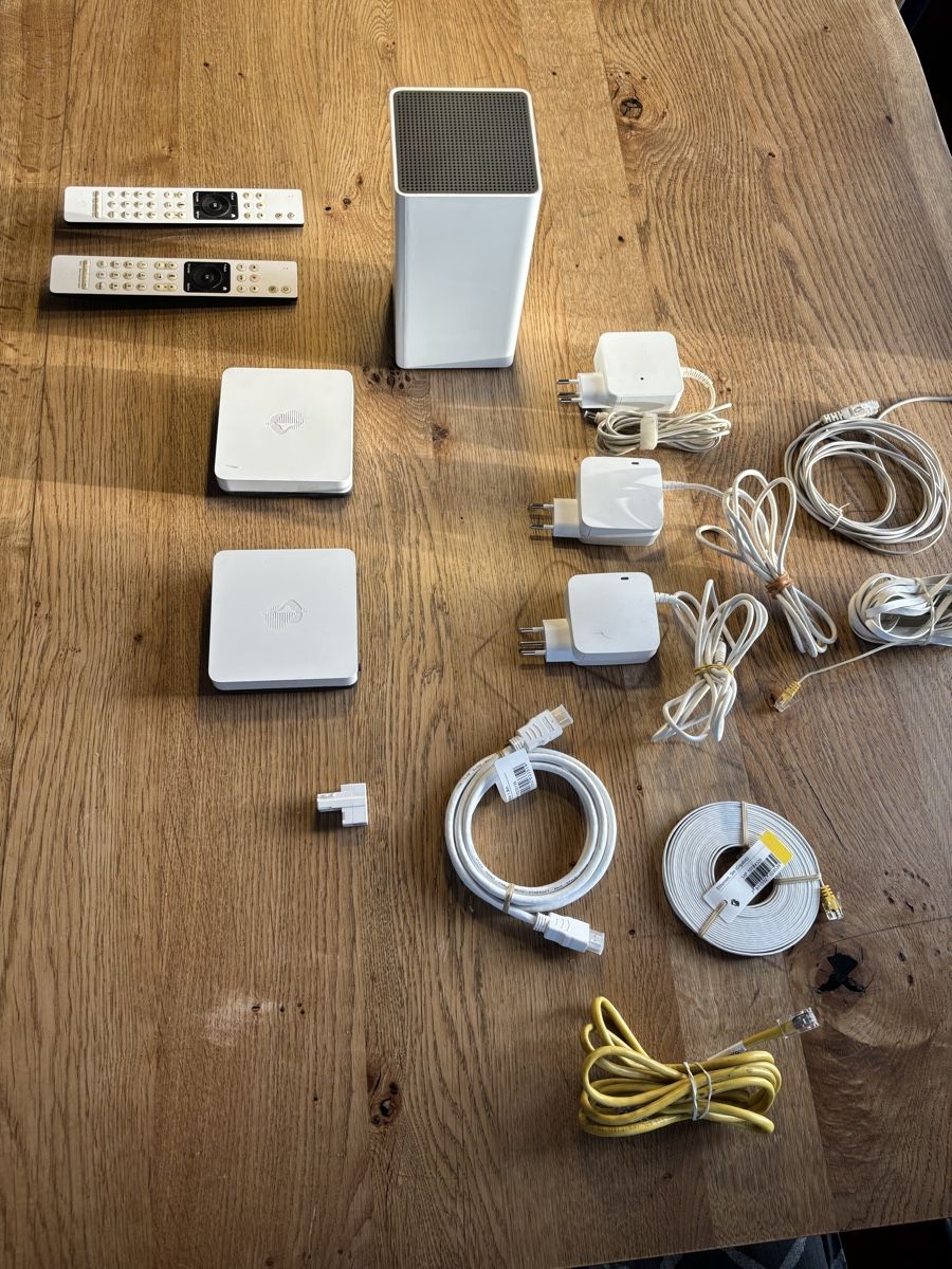 Swisscom Internet Box 2 und TV Box, Top Zustand! (Gebraucht) in ...