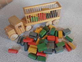 Lastwagen mit Bauklötzen