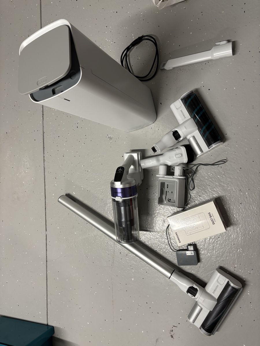 Samsung Aspirapolveri & Accessori: Samsung Staubsauger Akku – Usato da Cham venduto da Jaenu. 1