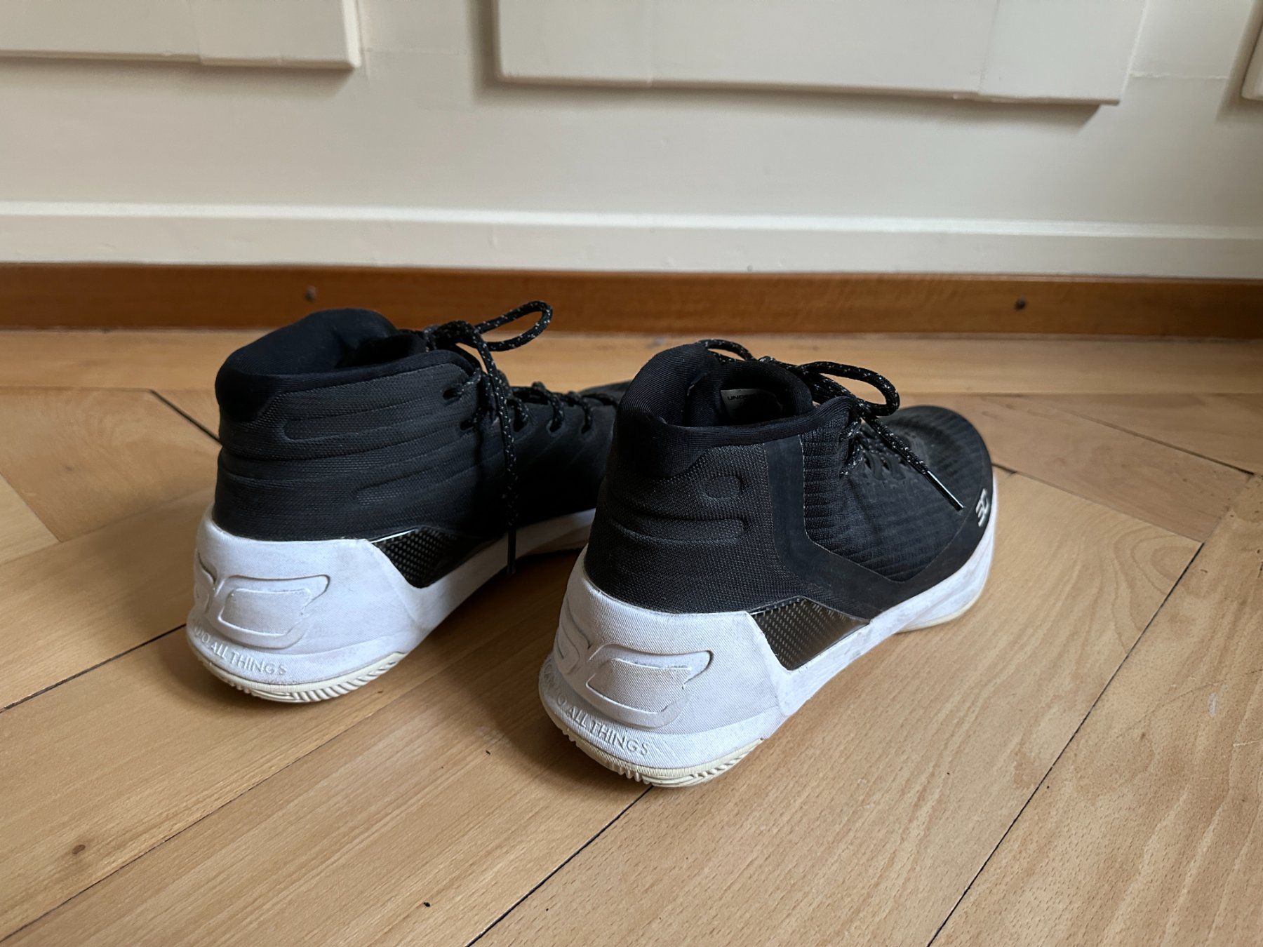 Under Armour Scarpe da uomo: UNDER ARMOUR - Sport Sneaker schwarz 44.5 – Usato da Zürich venduto da Diazaio 2