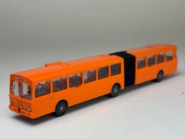 GB- Wiking Mercedes O 305 G orange