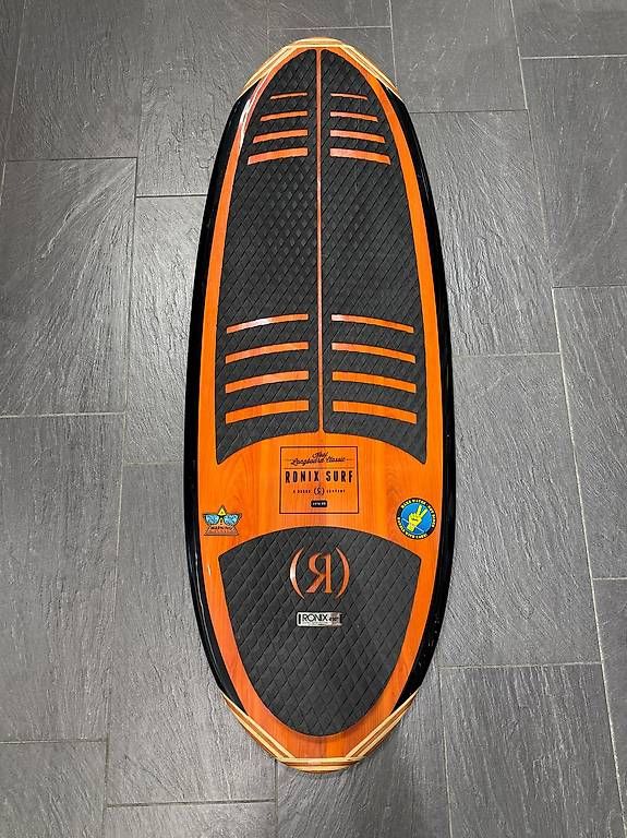 Ronix Planches de surf: RONIX Wakesurf Koal Longboard Classic – D'occasion à Stans par 360Stans